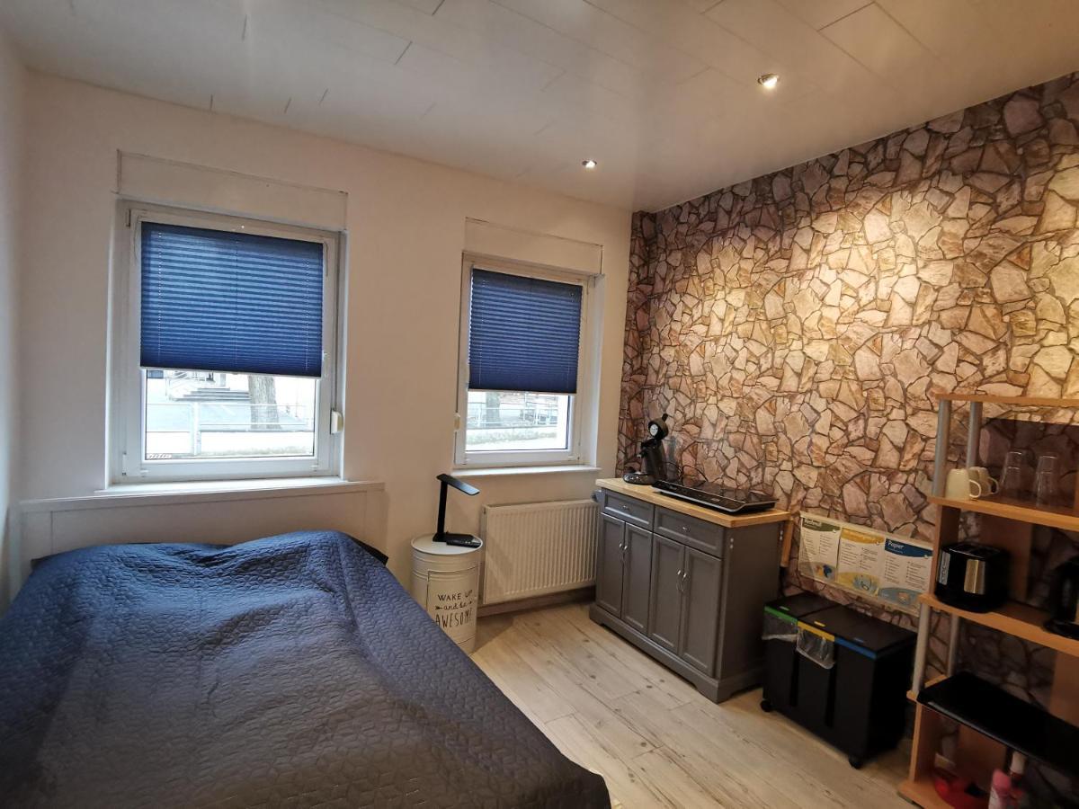 Gemuetliches Zimmer Mit Eigenem Bad Und Kueche Swisttal Εξωτερικό φωτογραφία